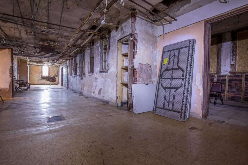 Ashmore Estates Frightening Haunting in Illinois – HUS