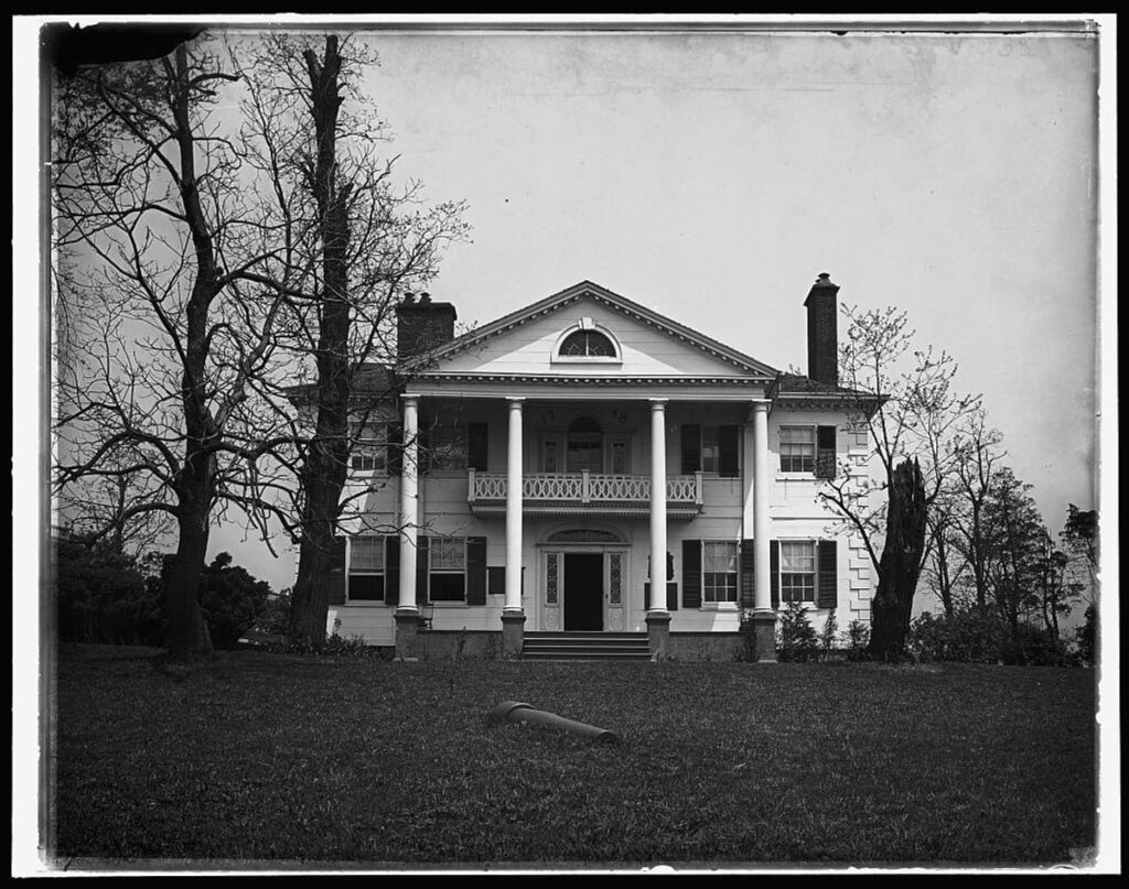 The Morris-jumel Mansion has gained a rputation for being haunted