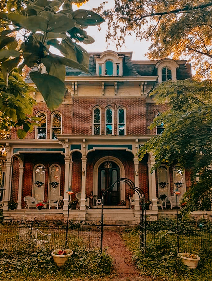 Is Illinois' Legendary McPike Mansion Haunted?