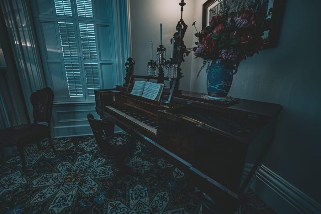 Lincoln-Tallman house piano that is said to be played by the resident ghost