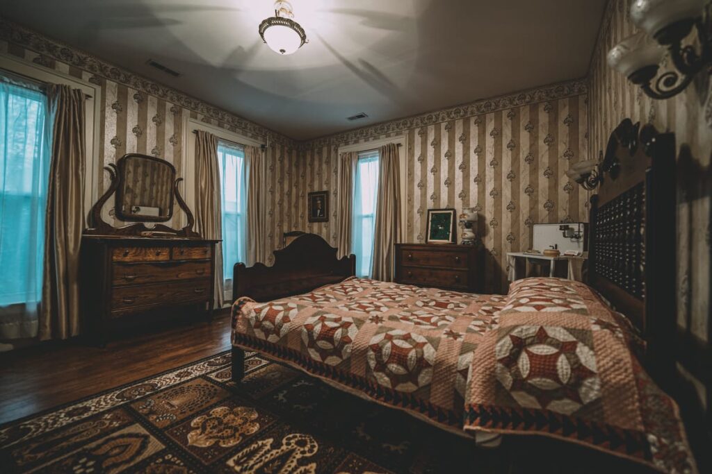 A Cheney Mansion bedroom referred to as the