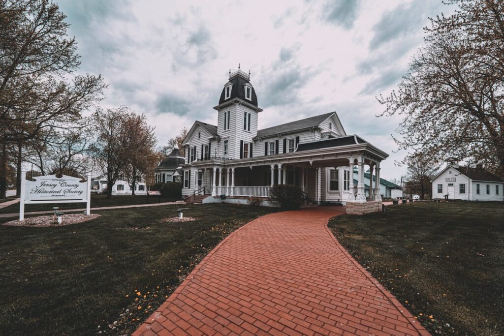 Our visit to the haunted Cheney Mansion in Jersey County, Illinois was shocking