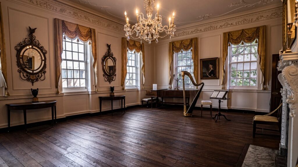 Grand ball room in Pennsylvania's Powel House